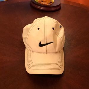 Nike Golf Adjustable Hat Good Condition.